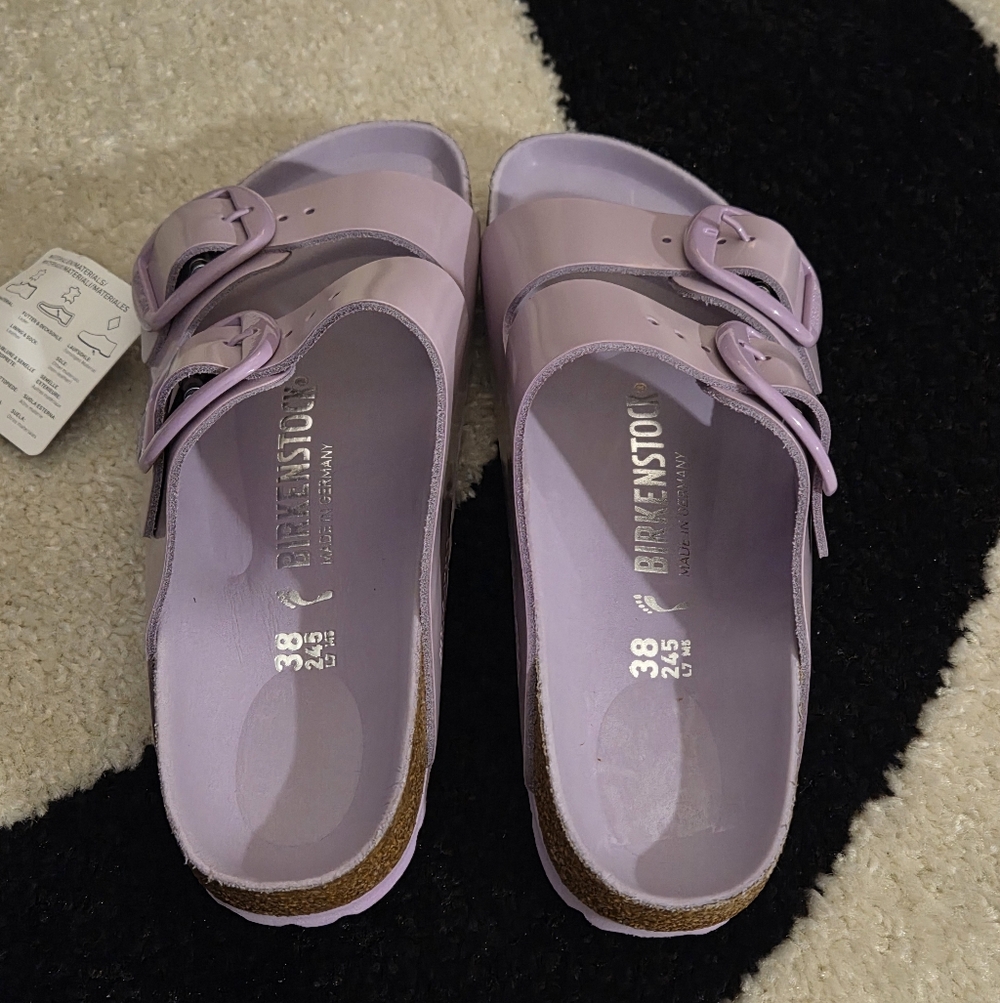 BIRKENSTOCK ARIZONA BIG BUCKLE PURPLE PATENT SANDAL - Picture 4 of 8